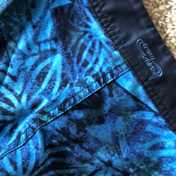 Crazy shirts swim trunks - Picture 3 of 3